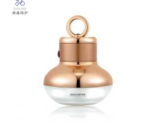 角鯊?fù)榻z潤震動眼霜